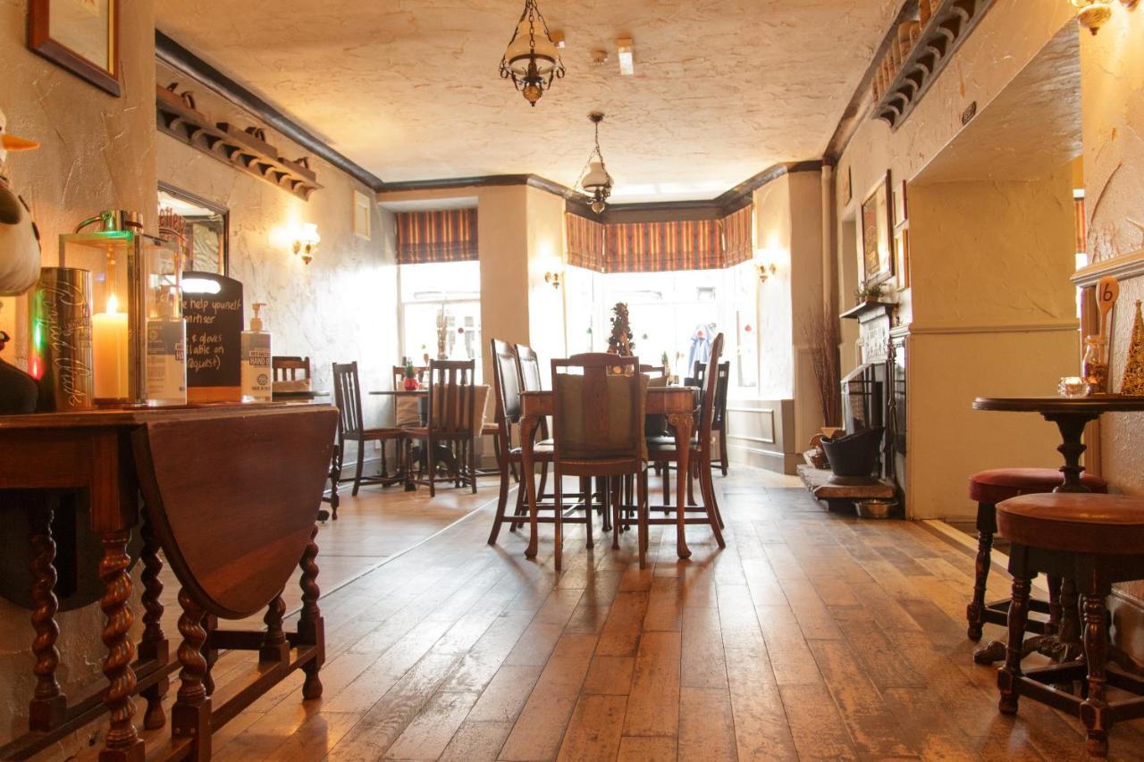 باونيس أون وينديرمير The Royal Oak Inn المظهر الخارجي الصورة